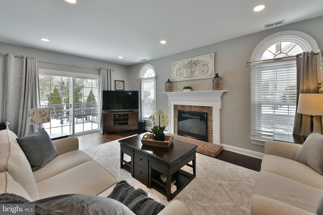 443 KNOLLBROOK DR, Langhorne, PA 19047