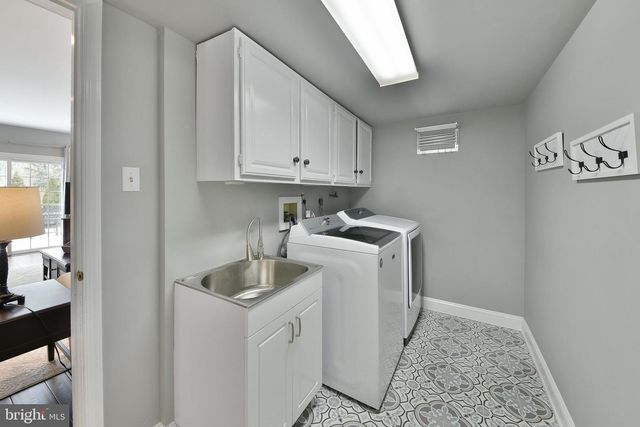 443 KNOLLBROOK DR, Langhorne, PA 19047