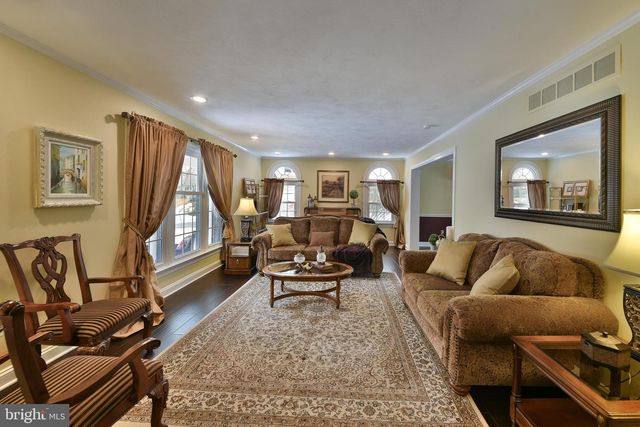 443 KNOLLBROOK DR, Langhorne, PA 19047