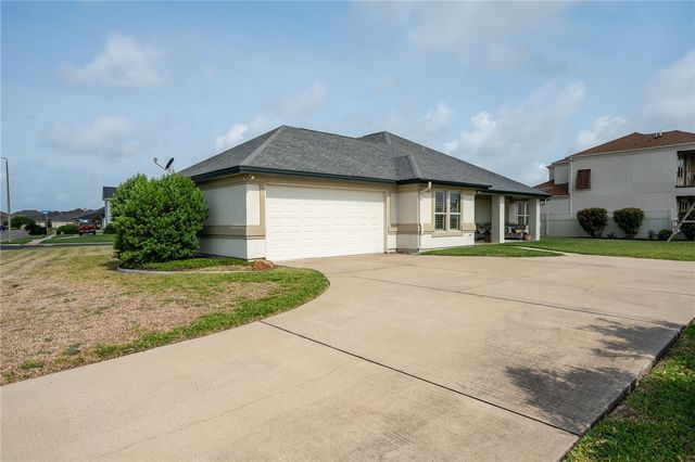301 Heathercrest, Portland, TX 78374