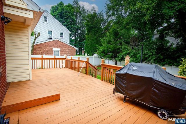 16 Wolcott Road, Dumont, NJ 07628