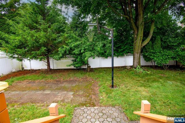 16 Wolcott Road, Dumont, NJ 07628