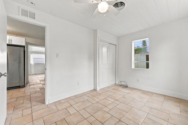 120 Pleasant Place 2, Palm Springs, FL 33461