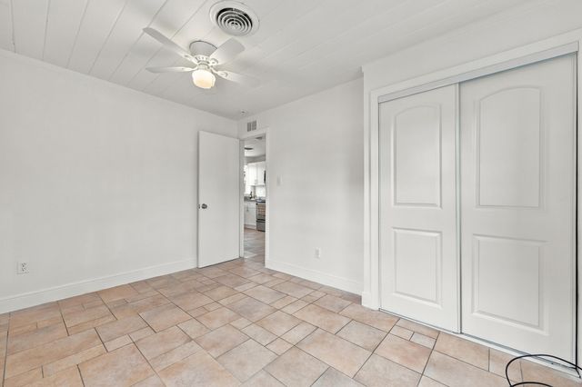 120 Pleasant Place 2, Palm Springs, FL 33461