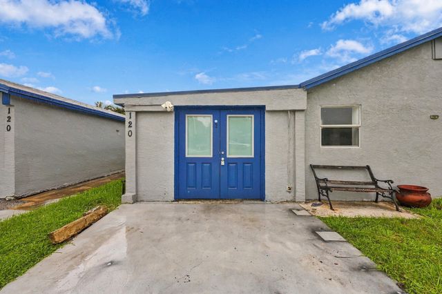 120 Pleasant Place 2, Palm Springs, FL 33461
