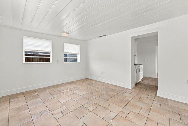 120 Pleasant Place 2, Palm Springs, FL 33461