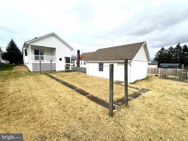 45 JAMES AVE, Littlestown, PA 17340