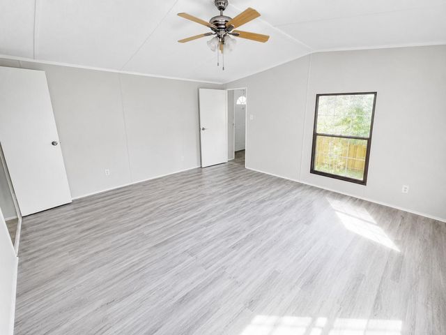 142 Aspen, Livingston, TX 77351