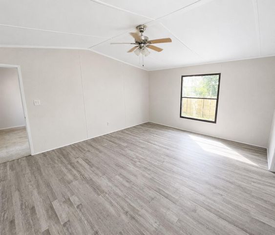 142 Aspen, Livingston, TX 77351