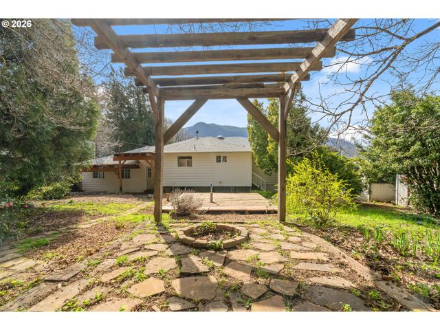 91 TOMBLESON Rd, Stevenson, WA 98648