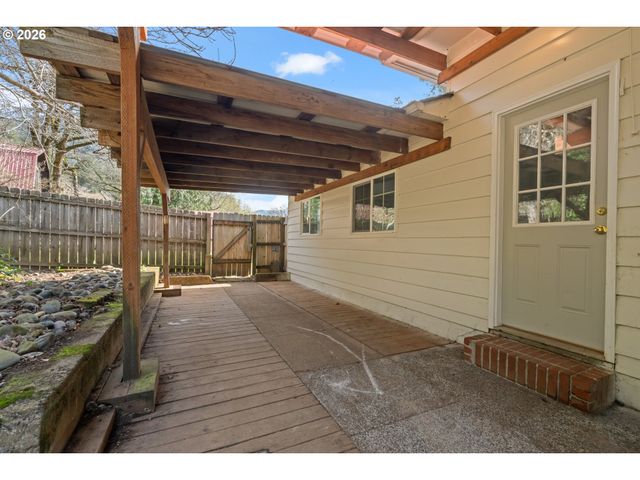 91 TOMBLESON Rd, Stevenson, WA 98648