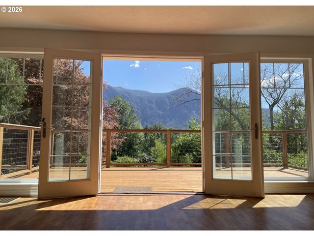 91 TOMBLESON Rd, Stevenson, WA 98648