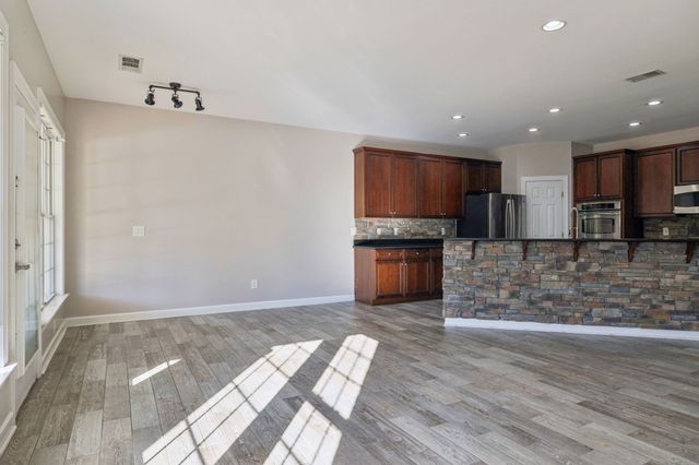 102 Oglethorpe Ave, Gallatin, TN 37066