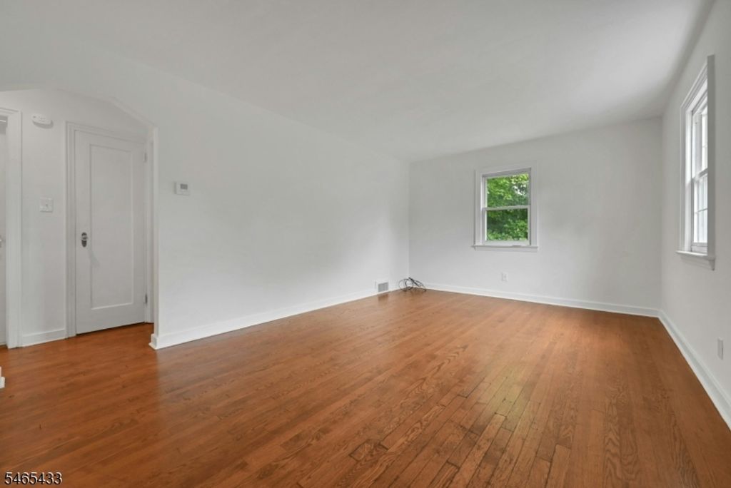 11 Pine St, Hackensack City, NJ 07601 — photo 2