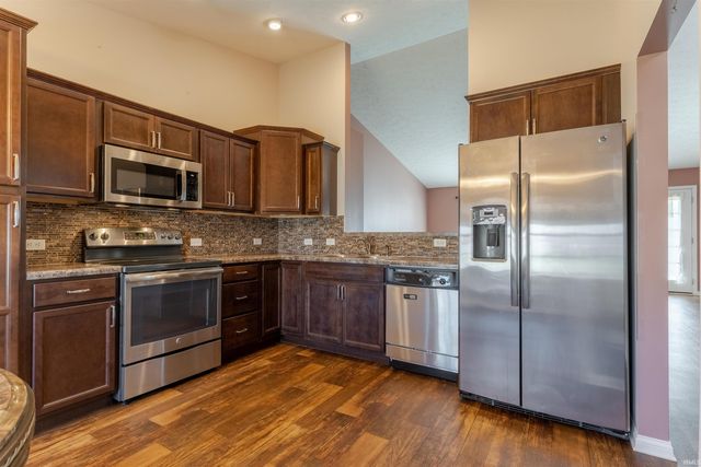 3055 Capstone Court, Newburgh, IN 47630