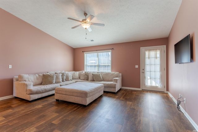 3055 Capstone Court, Newburgh, IN 47630