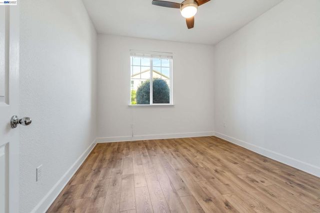 2904 Hanauma Bay Dr., Pittsburg, CA 94565