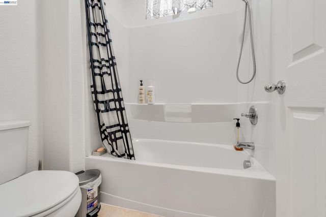 2904 Hanauma Bay Dr., Pittsburg, CA 94565