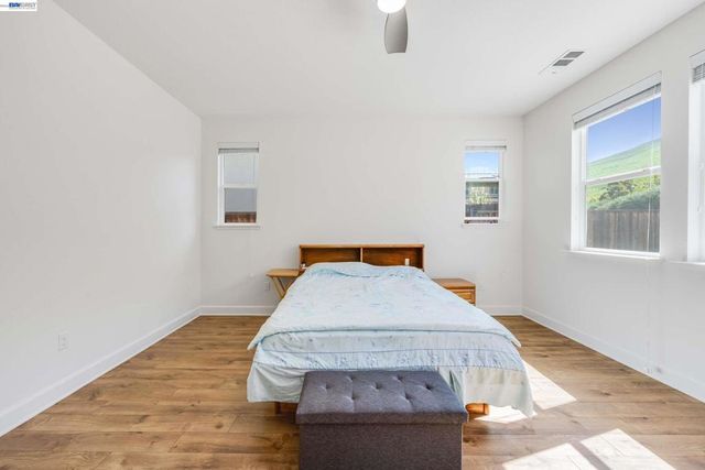 2904 Hanauma Bay Dr., Pittsburg, CA 94565