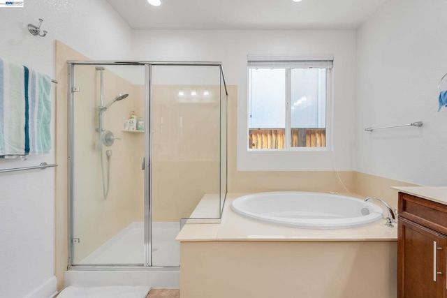 2904 Hanauma Bay Dr., Pittsburg, CA 94565