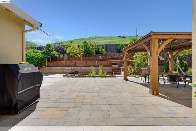 2904 Hanauma Bay Dr., Pittsburg, CA 94565