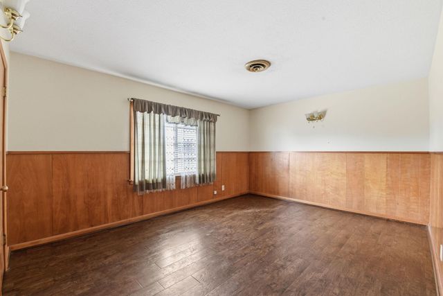1839 W Henderson Rd, Angleton, TX 77515