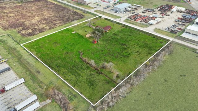 1839 W Henderson Rd, Angleton, TX 77515