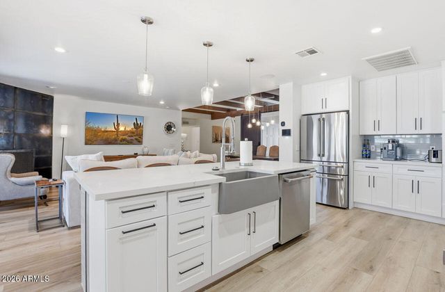 6729 E JEAN Drive, Scottsdale, AZ 85254