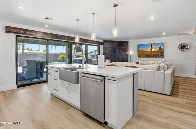 6729 E JEAN Drive, Scottsdale, AZ 85254