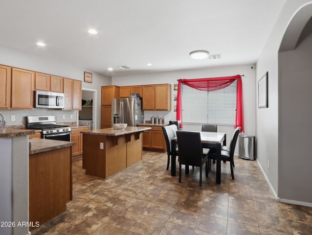 18073 W VOGEL Avenue, Waddell, AZ 85355