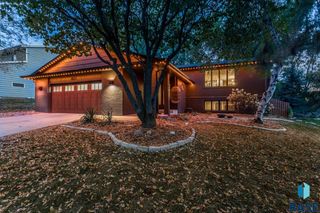 401 E Plum Creek Rd Road, Sioux Falls, SD 57105