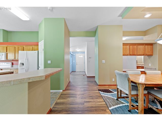 3220 CRESCENT Ave 3, Eugene, OR 97408