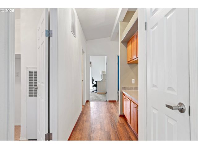3220 CRESCENT Ave 3, Eugene, OR 97408