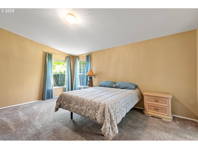 3220 CRESCENT Ave 3, Eugene, OR 97408