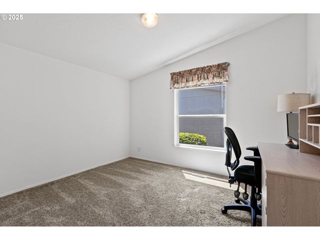 3220 CRESCENT Ave 3, Eugene, OR 97408