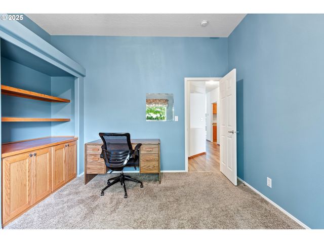 3220 CRESCENT Ave 3, Eugene, OR 97408