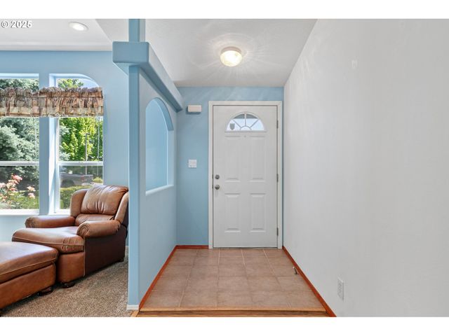 3220 CRESCENT Ave 3, Eugene, OR 97408