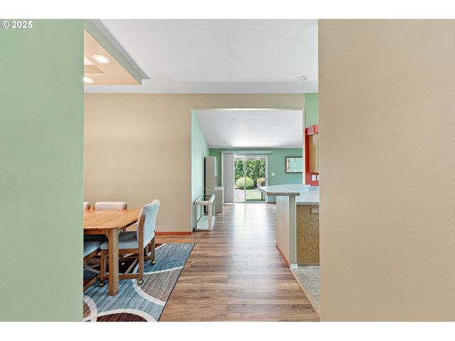 3220 CRESCENT Ave 3, Eugene, OR 97408