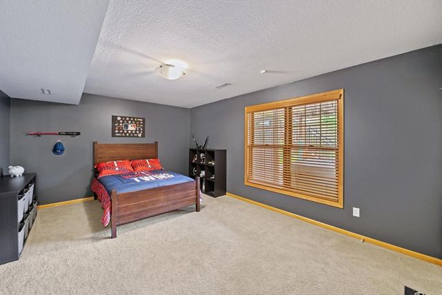 2297 Fieldstone Curve, Woodbury, MN 55129