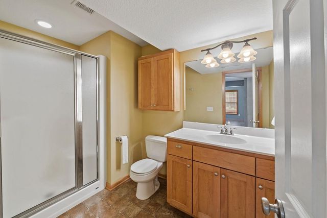 2297 Fieldstone Curve, Woodbury, MN 55129