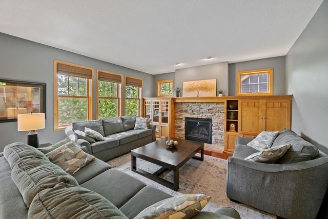 2297 Fieldstone Curve, Woodbury, MN 55129