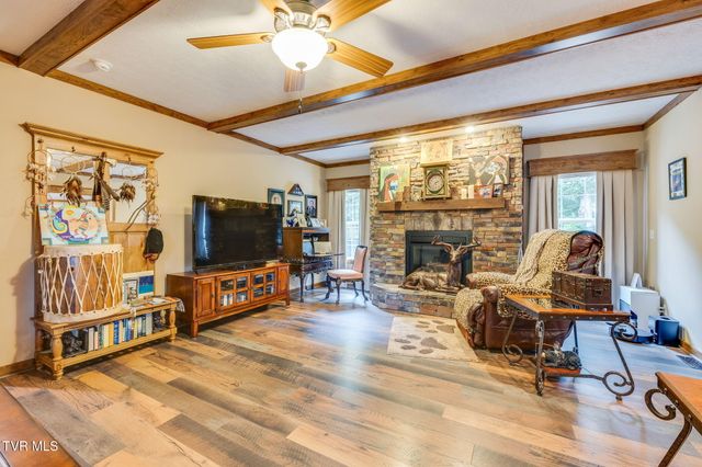 488 Mcinturff Springs, Erwin, TN 37650