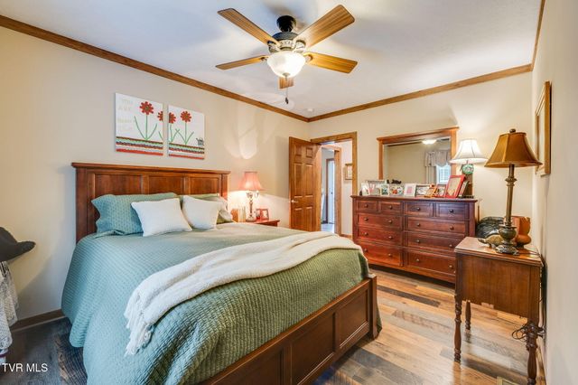 488 Mcinturff Springs, Erwin, TN 37650