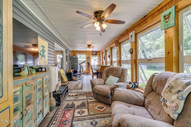 488 Mcinturff Springs, Erwin, TN 37650