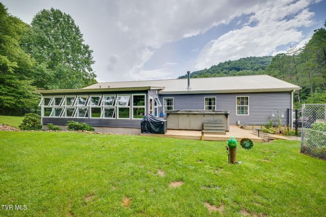 488 Mcinturff Springs, Erwin, TN 37650