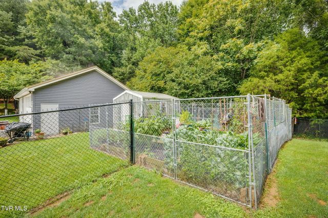488 Mcinturff Springs, Erwin, TN 37650