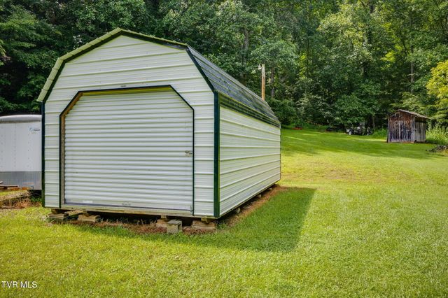 488 Mcinturff Springs, Erwin, TN 37650