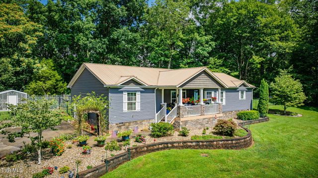 488 Mcinturff Springs, Erwin, TN 37650