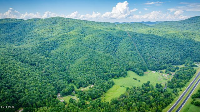 488 Mcinturff Springs, Erwin, TN 37650
