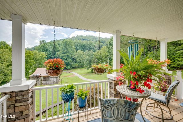 488 Mcinturff Springs, Erwin, TN 37650